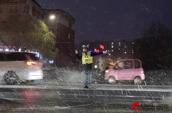 ​【西平雪“警”】战风雪 保畅通 雪“警”动人！