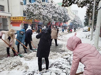 【当前热闻】​罗山县市场监管局：浴“雪”奋战齐行动 市监队伍护平安