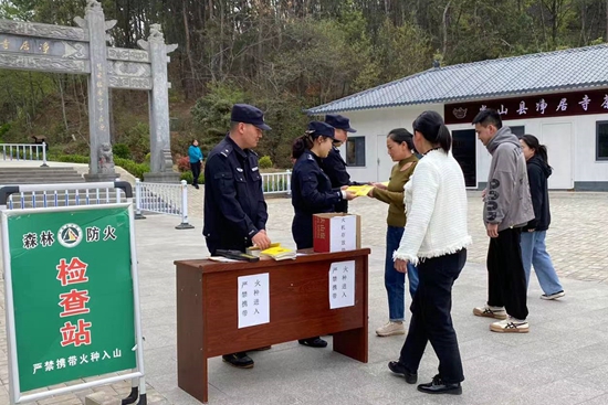 环球消息！​光山公安：防患于未“燃”让消防安全深入人心